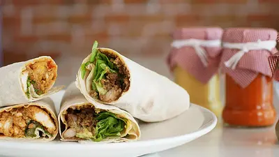 Ile kalorii ma kebab w tortilli? Kaloryczność i wartości odż