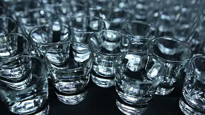 Ile kalorii ma wódka? Kaloryczność i wartości odżywcze