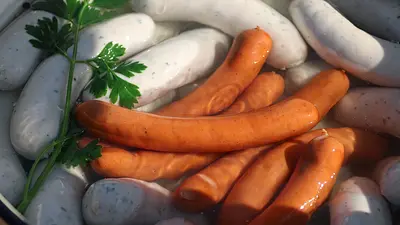 Ile kalorii mają parówki? Kaloryczność i wartości odżywcze